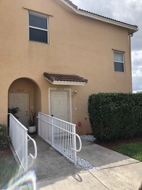 Building Photo - 2925 Crestwood Ter