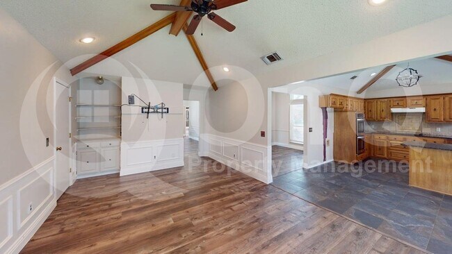 Foto del edificio - 1217 Babbling Brook Dr