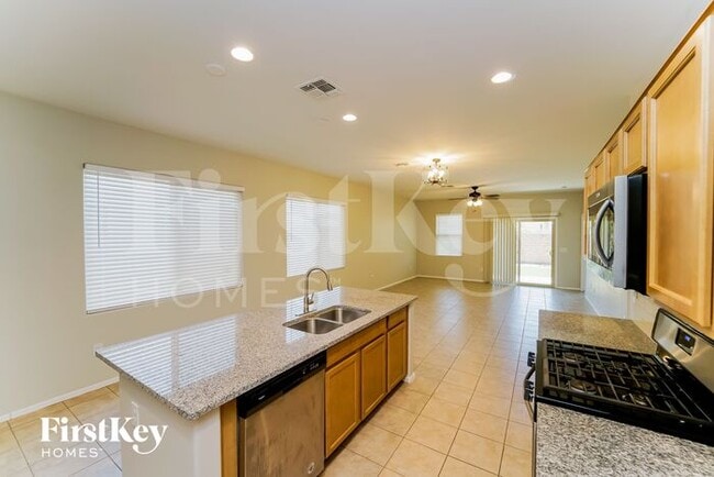 Building Photo - 7519 S Via Rancho La Costa