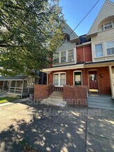 Building Photo - 134 College Ave