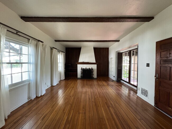 Foto del edificio - 10966 Strathmore Dr