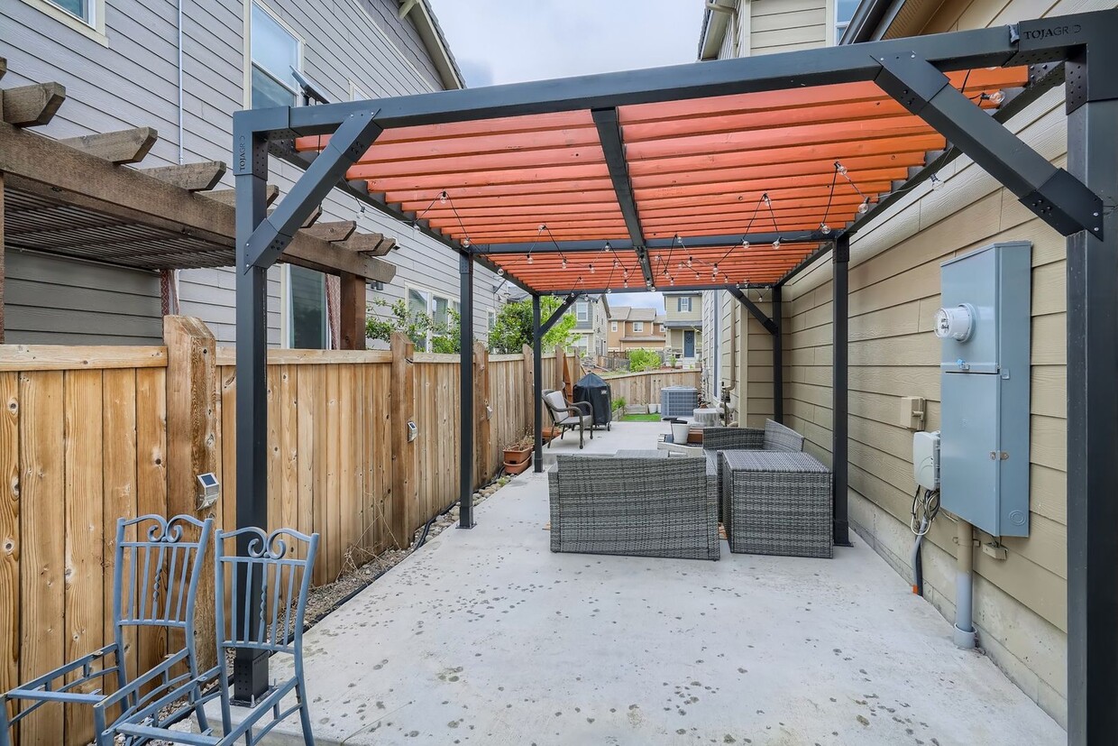Primary Photo - 3 Bed, 2.5 Bath,Beautiful Meridian Village...