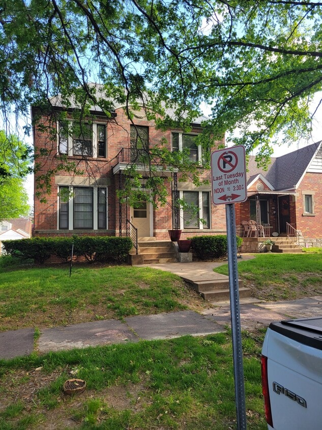 Primary Photo - 6630 Devonshire Ave