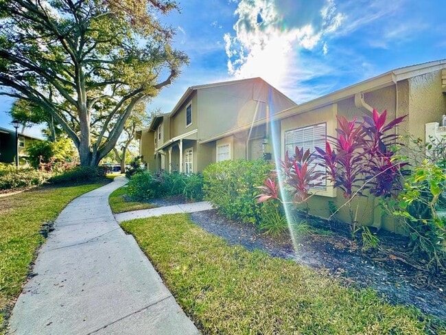 Foto del edificio - 6910 Soledad Ct