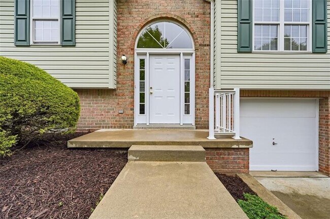 Foto del edificio - 223 Cottonwood Ln