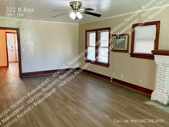 Foto del edificio - 322 N Ash-