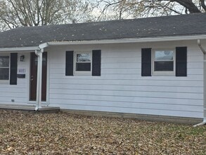 Building Photo - 617 Broadway St