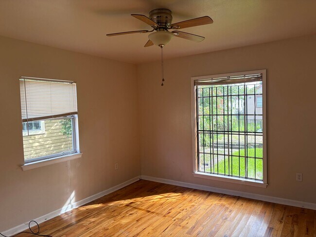 Foto del edificio - 3620 Clermont Dr