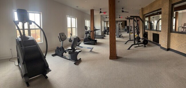 Foto del edificio - 853 Saddle Ridge Rd