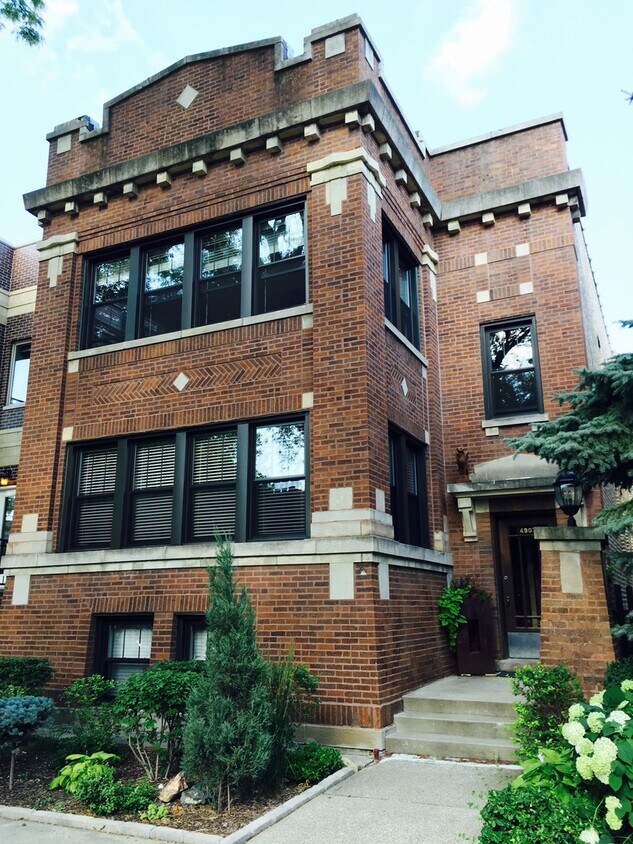 Primary Photo - 4907 N Talman Ave