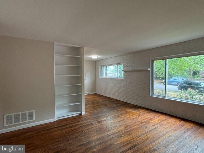 Building Photo - 77 Summerfield Dr