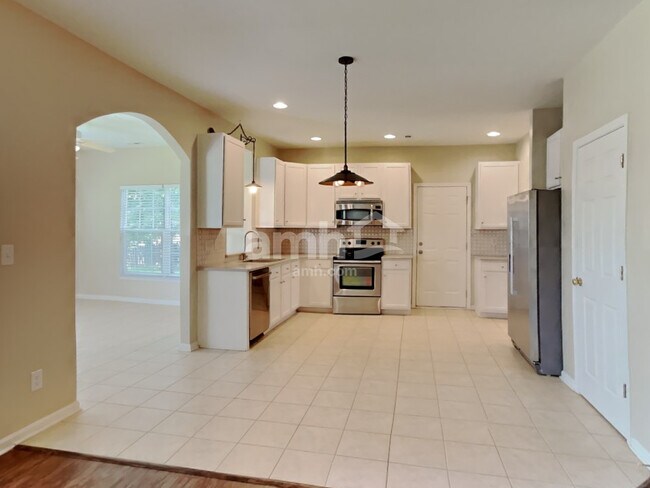 Foto del edificio - 136 Heywatchis Dr