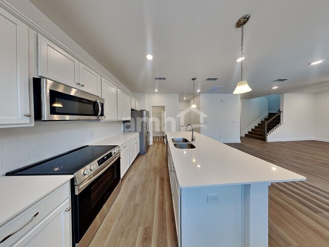 Building Photo - 224 Argea Dr