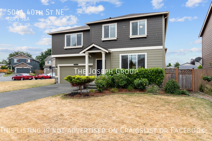 Primary Photo - Beautiful 3 bed/2.5 bath w/bonus room in N...