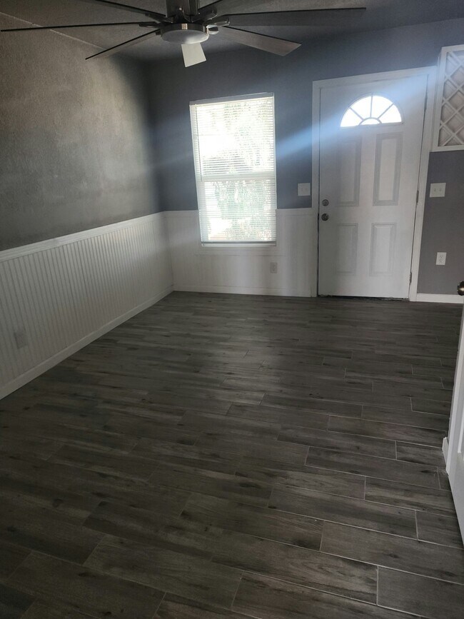 Building Photo - 317 S Stapley Dr