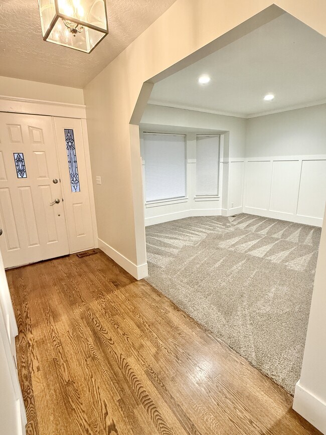 Building Photo - 1729 Colchester Ct