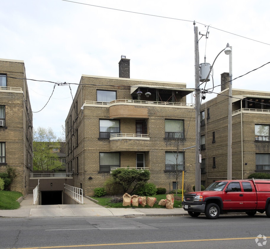 Primary Photo - 897 Avenue Rd