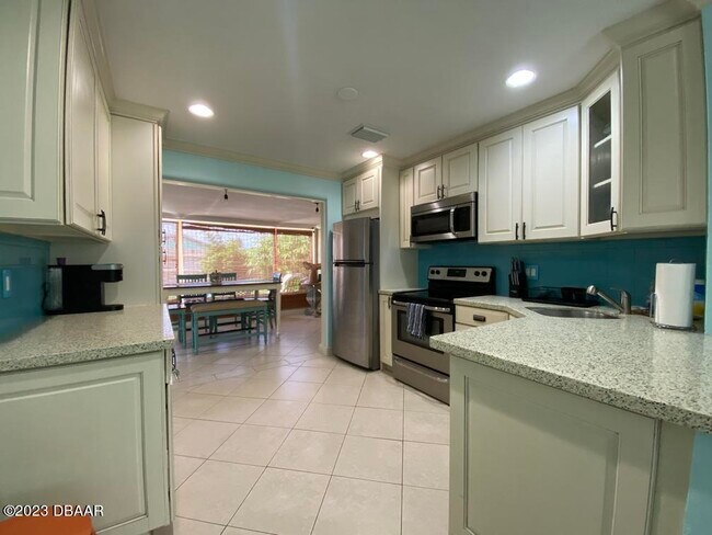 Building Photo - 7 Azalea Dr