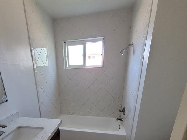 Building Photo - 7782 Barton Dr