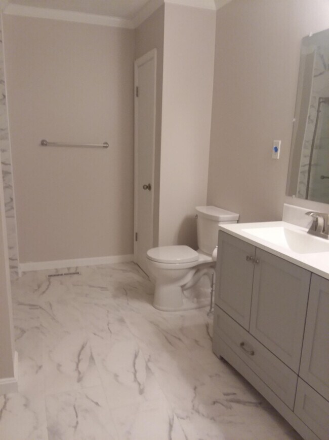 Building Photo - 9780 Windy Hill Dr