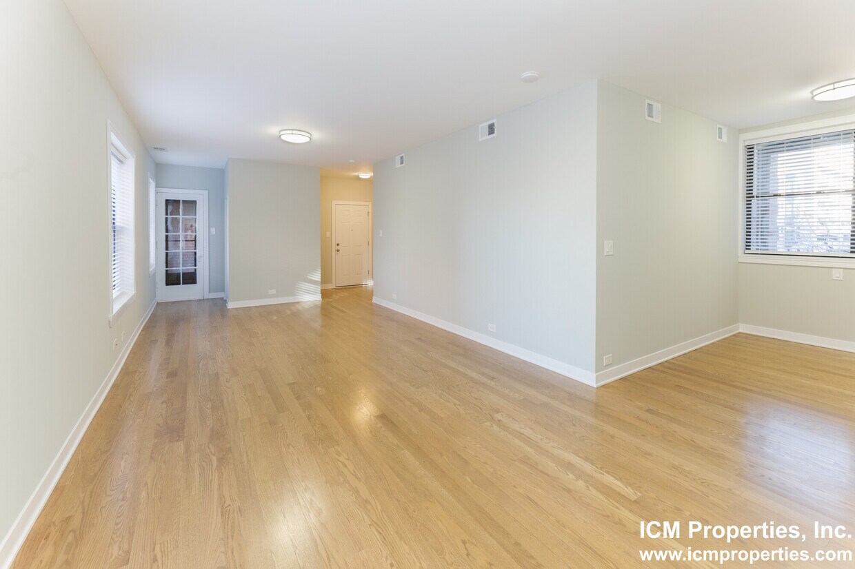 Primary Photo - 2730 N Wayne Ave