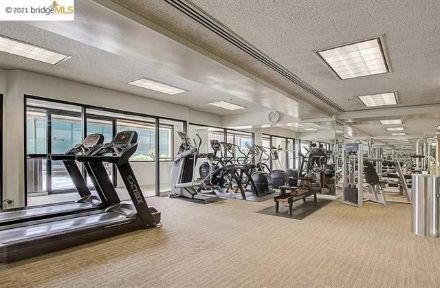 Large gym with saunas - 6363 Christie Ave