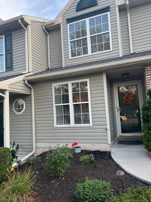 Foto principal - 6419 Terrace Ct