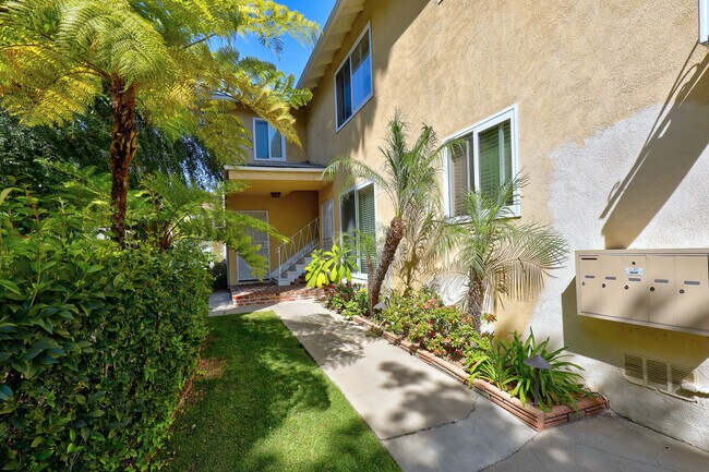 Foto del edificio - 10459 Riverside Dr