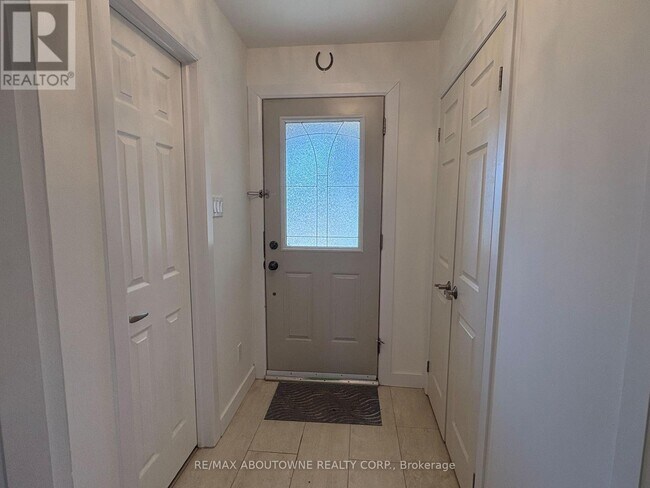 Photo du bâtiment - 1440 Sixth Line