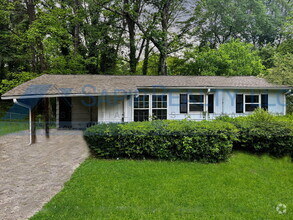 Building Photo - 2017 Akron Dr SE