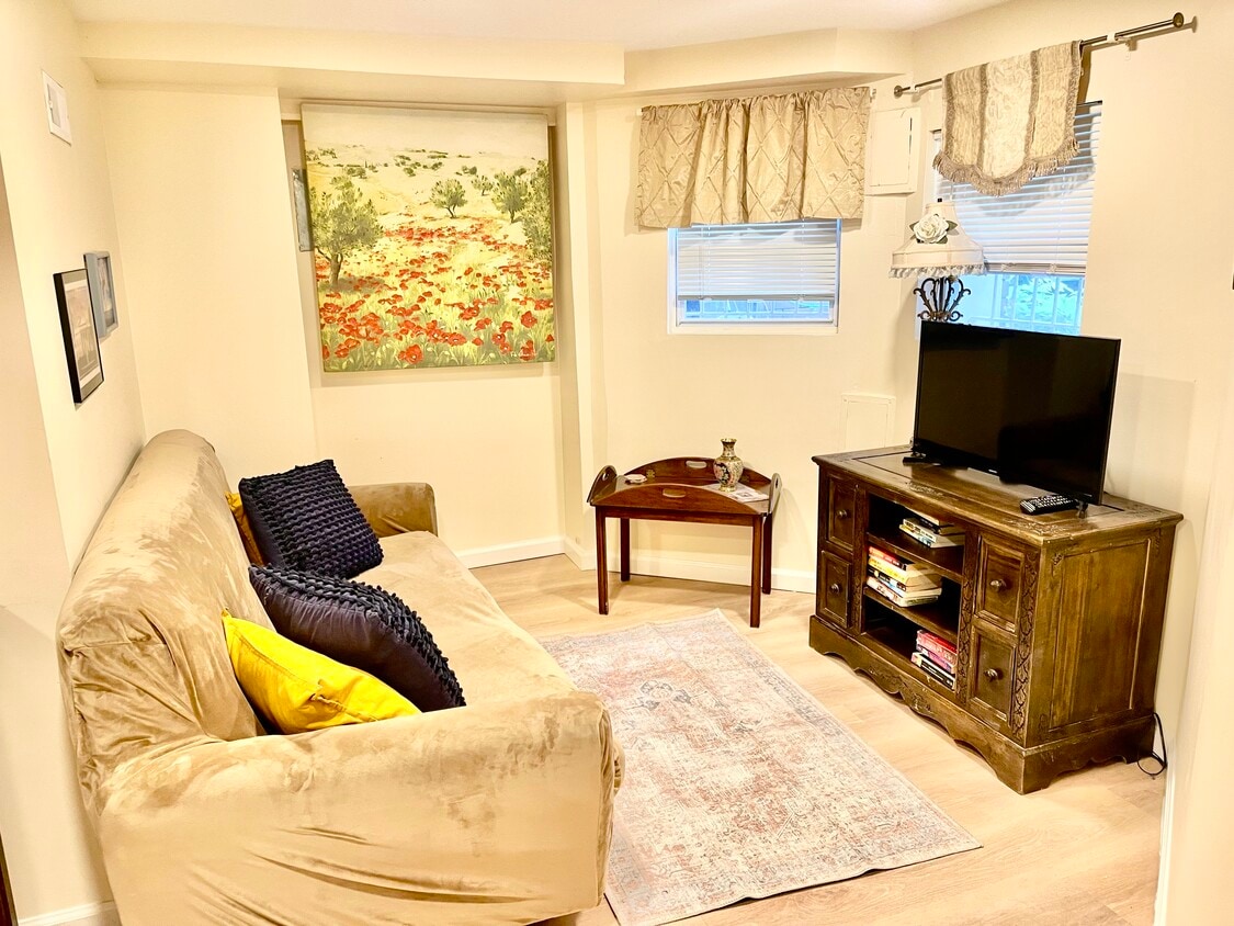 Primary Photo - 1761 T St NW