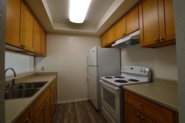 Foto del edificio - HOKULOA COMPLEX WITH 2 CAR ENCLOSED GARAGE