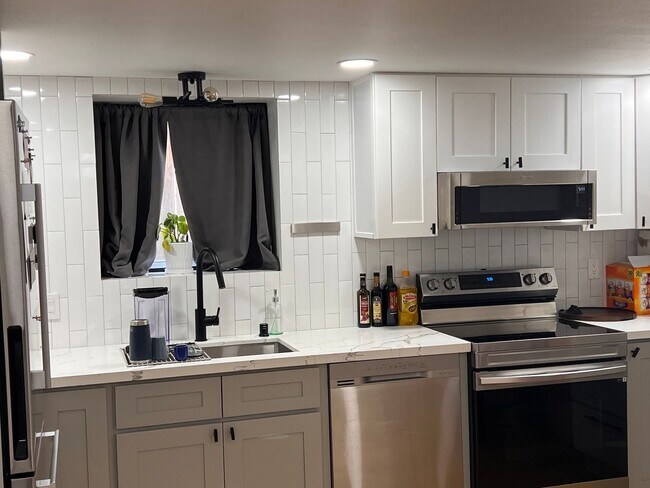 Foto del edificio - Mt Baker lower unit 2 bed and 1 bath next ...