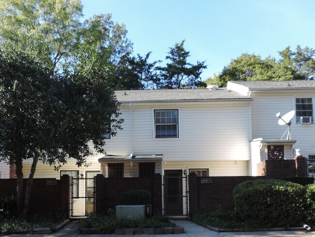 Foto del edificio - 8807_HUNTER_RIDGE