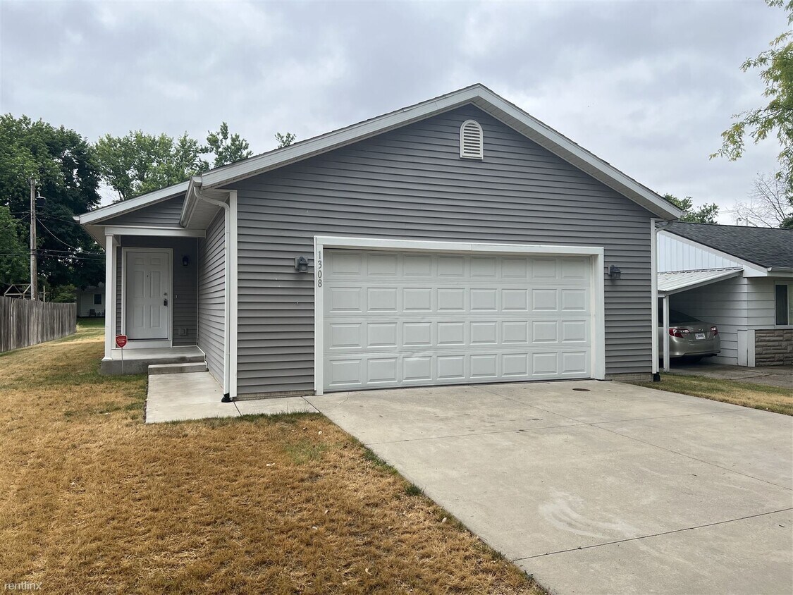 1308 Division St, Goshen, IN 46528 House Rental in Goshen, IN
