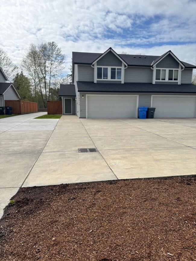 Building Photo - 8720 Golden Given Rd E