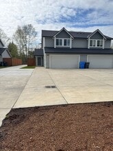 Building Photo - 8720 Golden Given Rd E