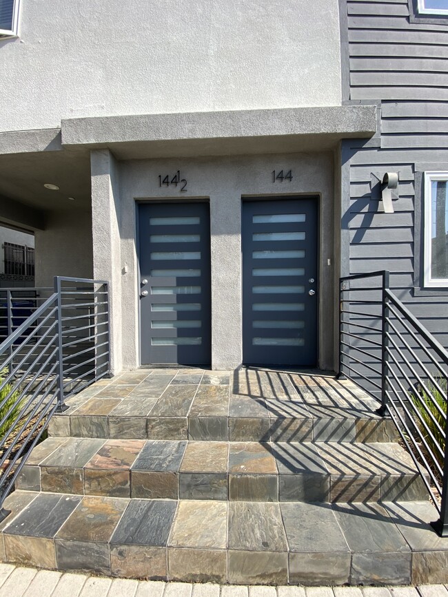 Building Photo - 144 Rosemont Ave