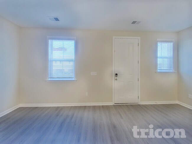 Foto del edificio - 14 Beautyberry St