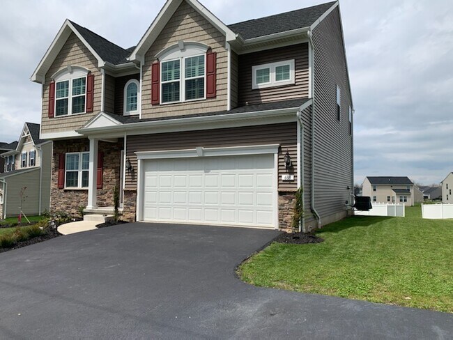 Building Photo - 688 Pleasant View Dr