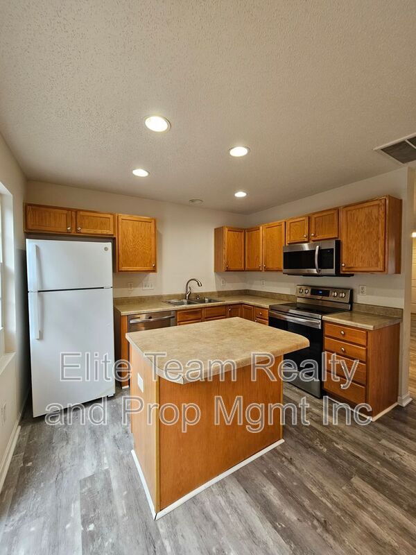 Building Photo - 12340 Honey Hill Lane