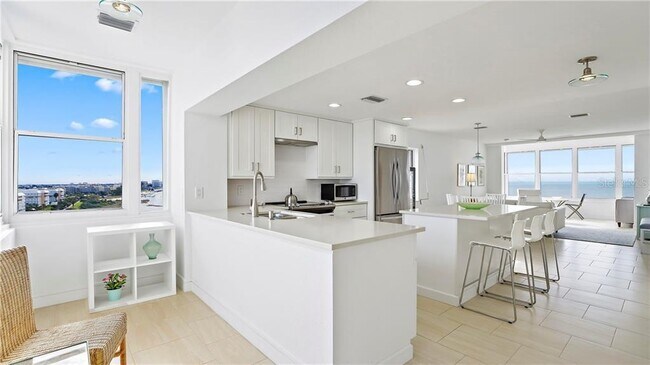 Foto del edificio - 7000 Beach Plaza