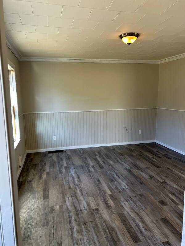 Foto del edificio - 215 W 1st St S