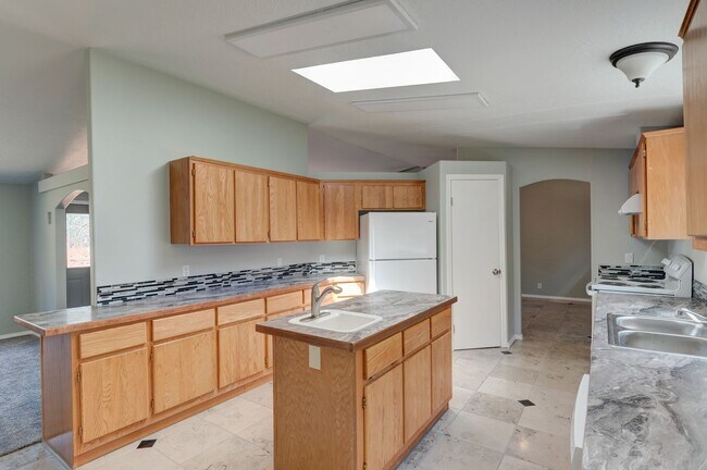 Foto del edificio - 811 Patmore Rd