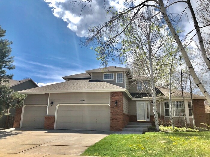 Primary Photo - Stunning Home in Loveland