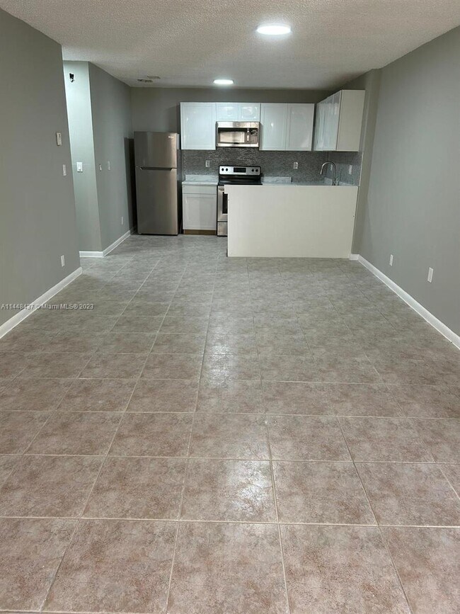 Foto del edificio - 11542 NW 44th St