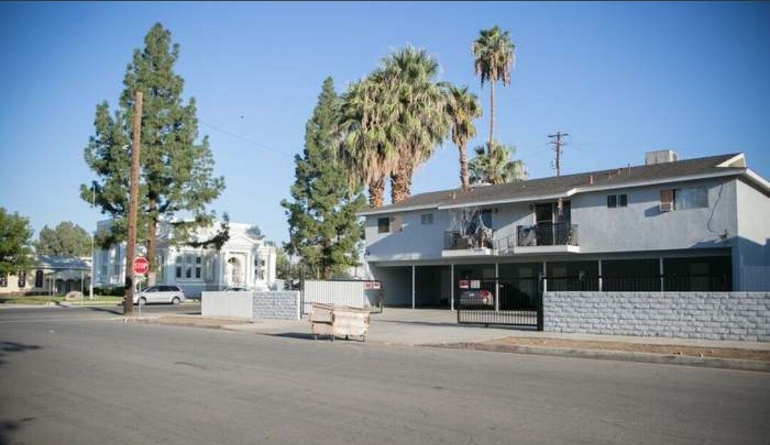 Primary Photo - 1401 Baker St