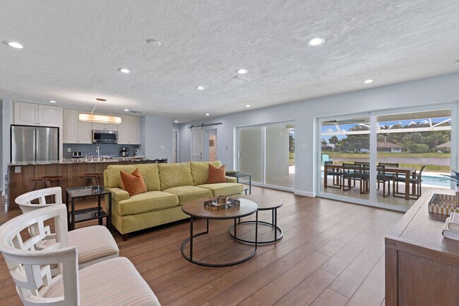 Foto del edificio - 2218 Kings Lake Blvd