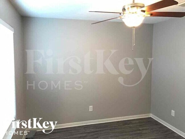 Building Photo - 9315 Amberjack Dr