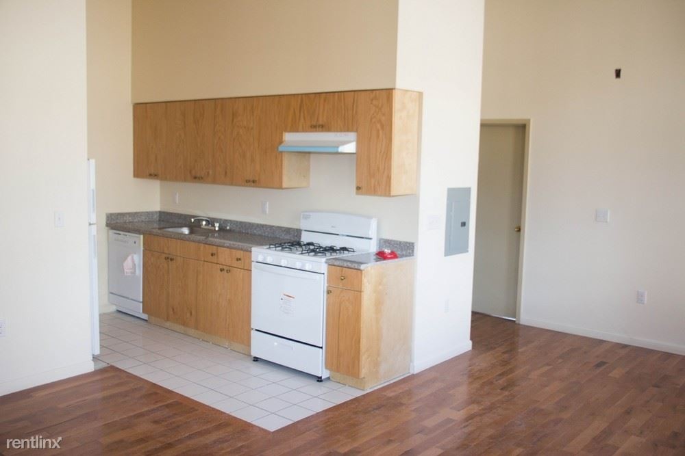 Building Photo - 22 Morton St